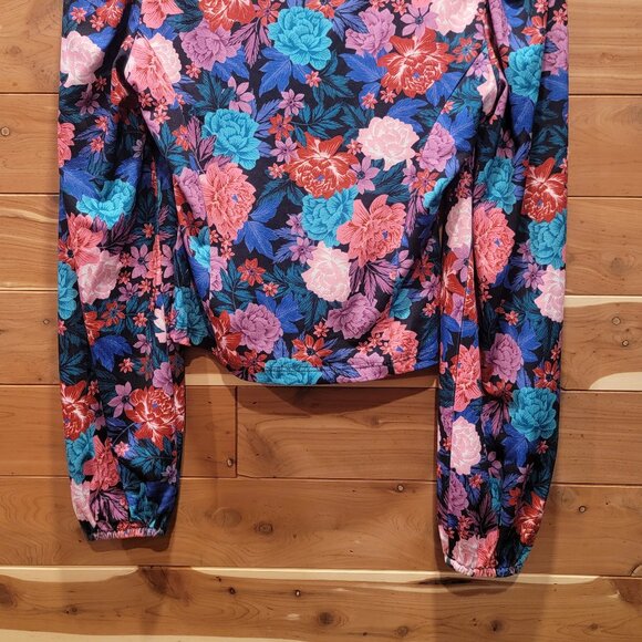 SO Goods For Life Womans Small Beautiful Floral Top Junior - Picture 5 of 13